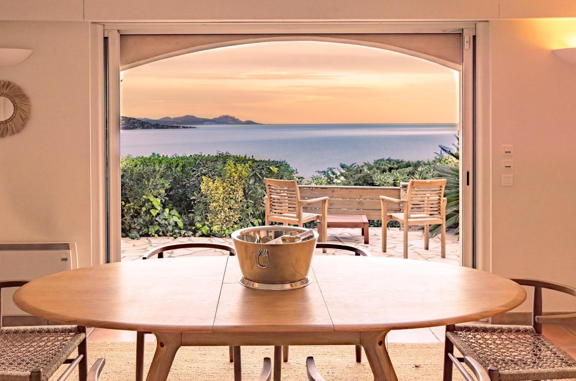Superbe Villa, Incroyable Vue Mer, Piscine Chauffee, Climatisee Sainte-Maxime Bagian luar foto
